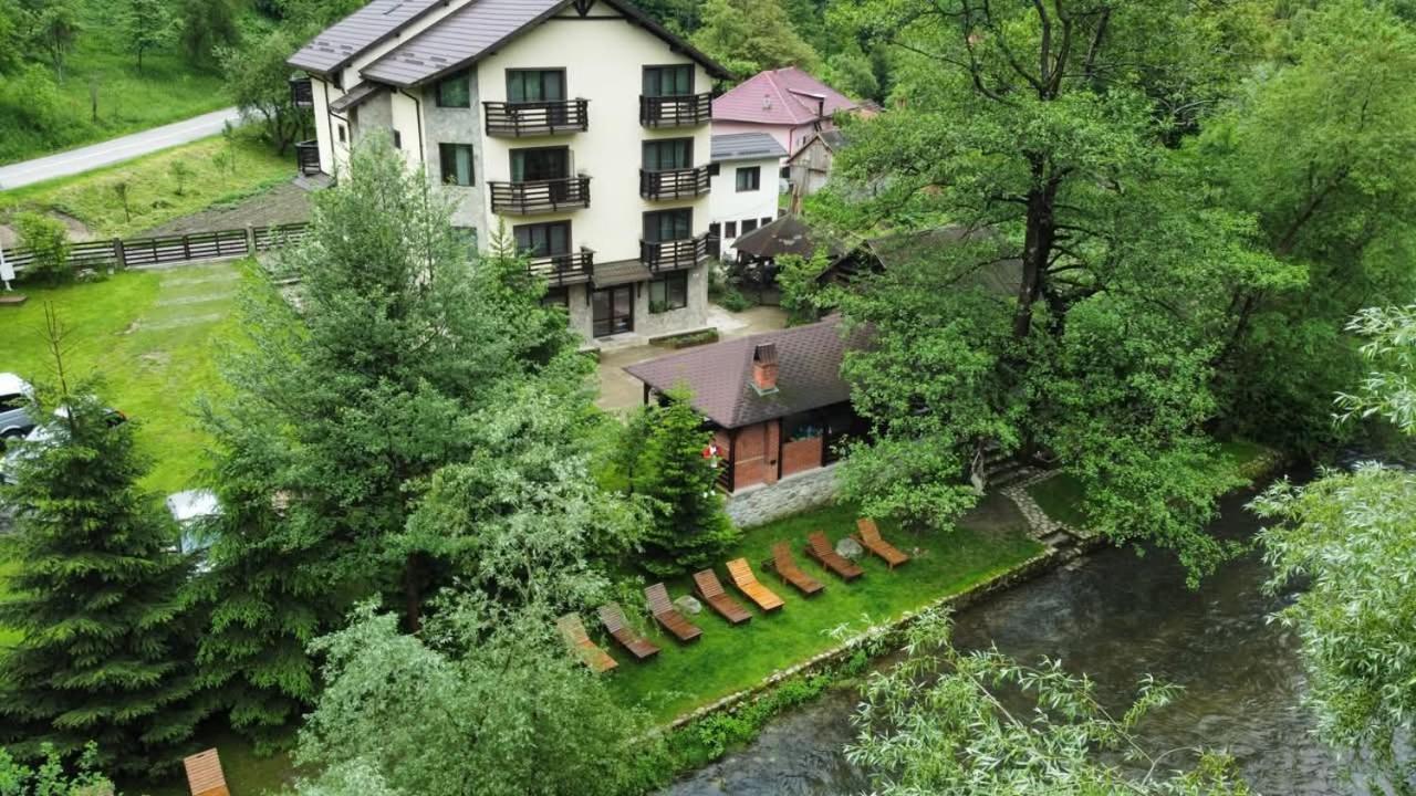 ホテル Casa Valea Cernei Isverna エクステリア 写真